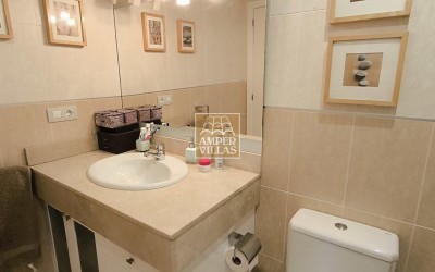 Bonito apartamento, ático, con piscina comunitaria en la sierra de Altea.